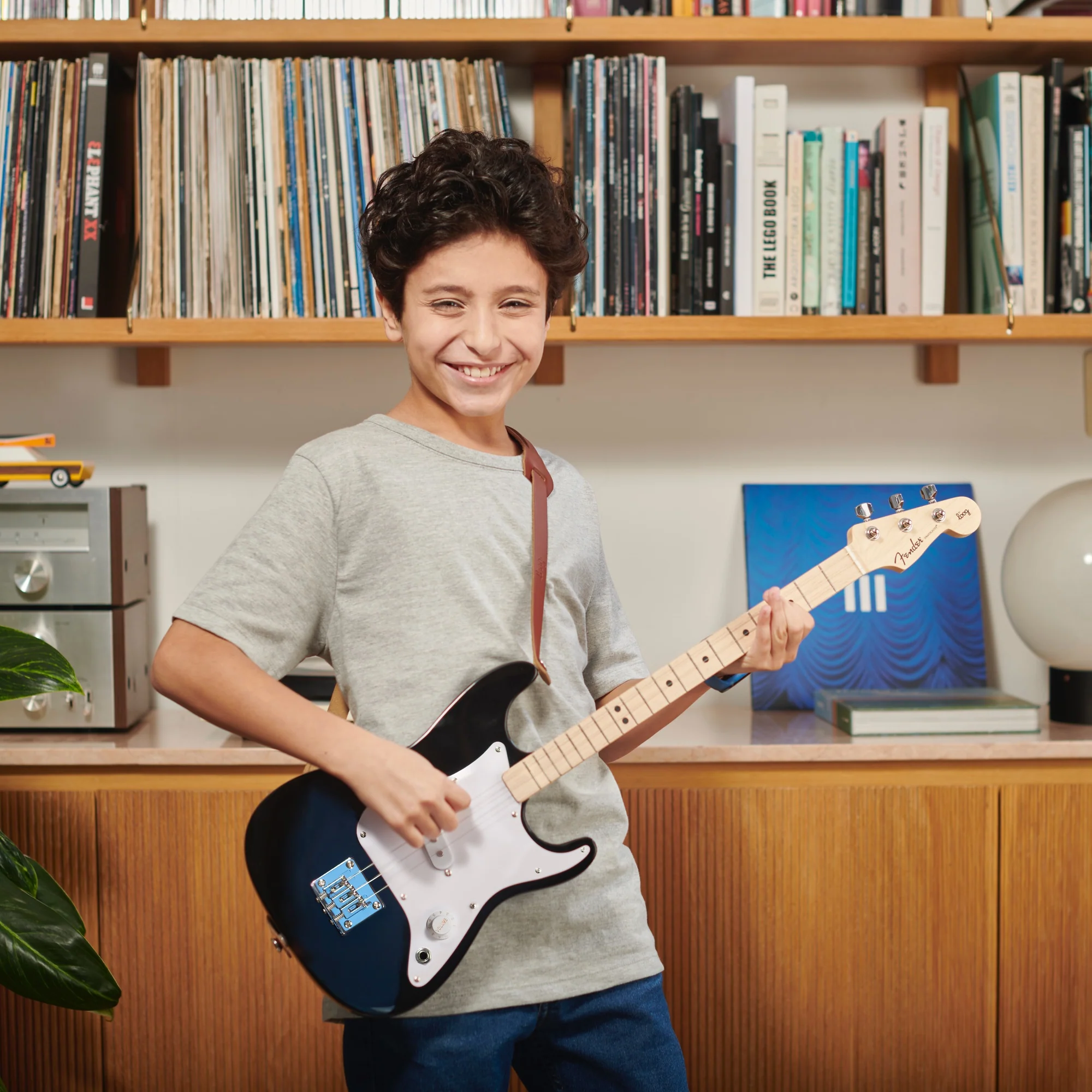 fender x loog stratocaster electric guitar - Image 10