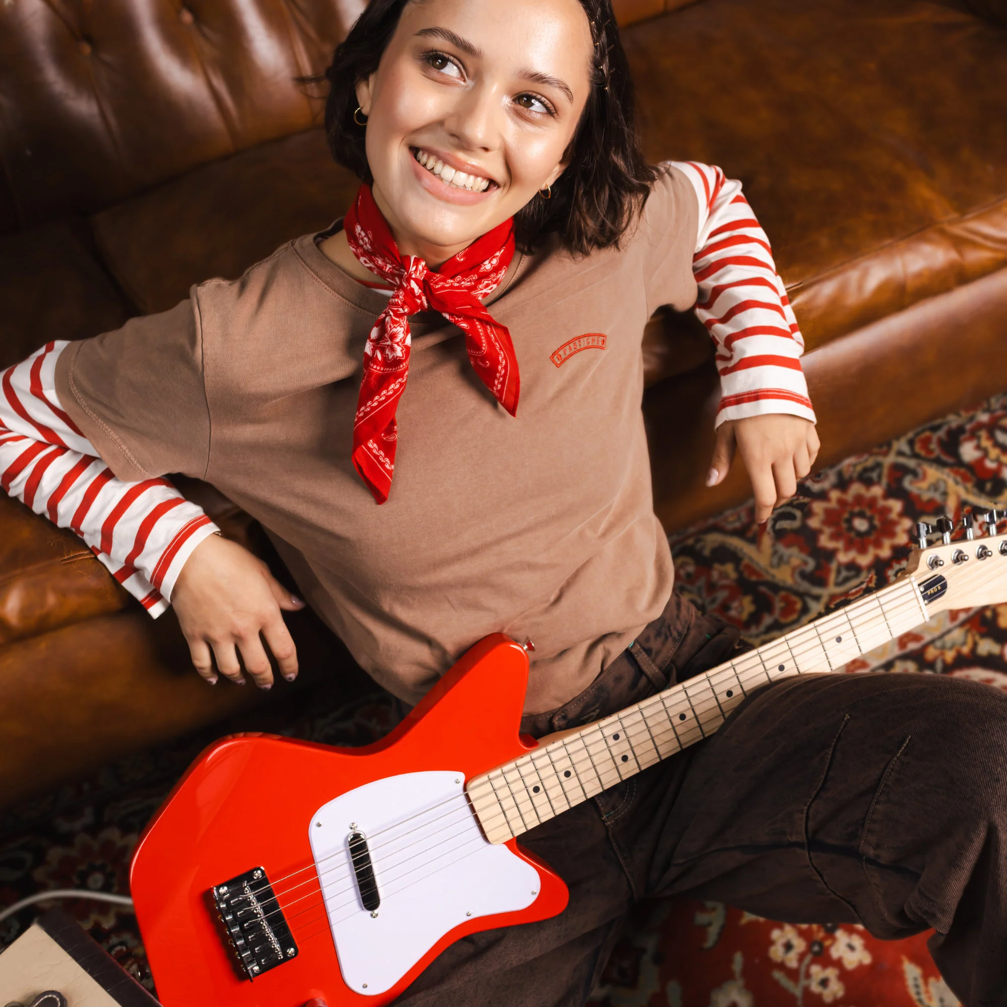 loog pro 6 electric guitar - Image 9